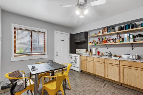 1312 Greenfield Ave, Waukegan IL 60085-7813 exterior