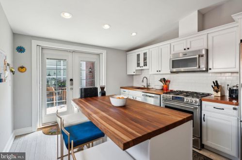 1527 Berks St, Philadelphia PA  19125-2801 exterior