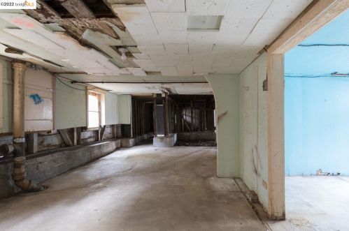 2223 Byron St, Berkeley CA 94702-2029 exterior