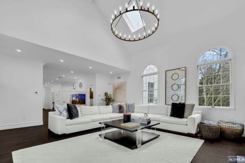 206 County Rd, Demarest NJ  07627-2202 exterior