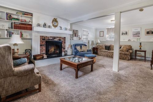 102 Meadow Ln, Poughkeepsie NY 12603-3278 exterior