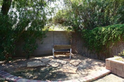 4451 Earll Dr, Phoenix AZ 85031-3821 exterior