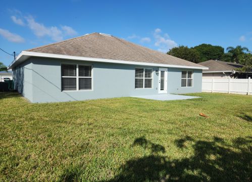 1161 Clifton Ln, Fort Pierce FL  34983-3201 exterior