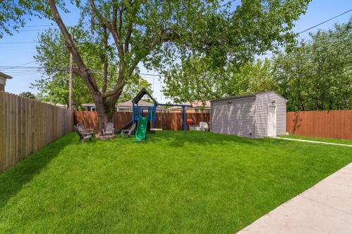 8354 Kilpatrick Ave, Chicago IL 60652-3517 exterior