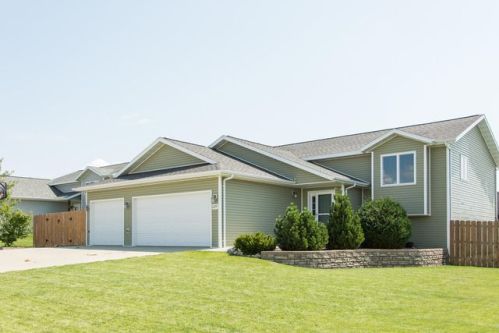 6355 28th Ave, Bismarck, ND 58504-9316