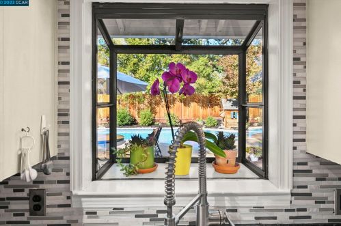 1948 Ardith Dr, Concord CA 94523-2803 exterior