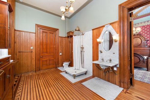 5501 Elgin St, Pittsburgh PA 15206-1432 exterior