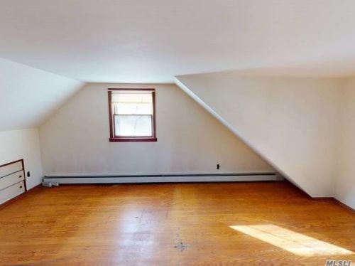 83 21 St, Huntington Station NY 11746-3257 exterior