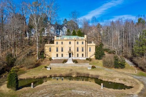 1050 Conway Dr, Atlanta, GA 30327-3640