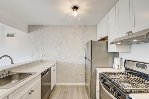 5592 27, Milwaukee WI 53221-4106 exterior