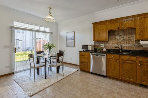 3858 Pathfinder Ln, Joliet IL 60435-8716 exterior