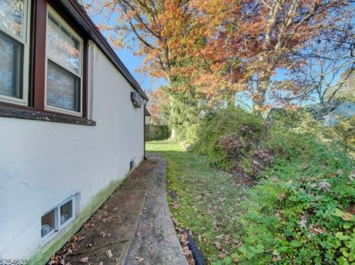 6 Dogwood Ter, Livingston NJ 07039 exterior