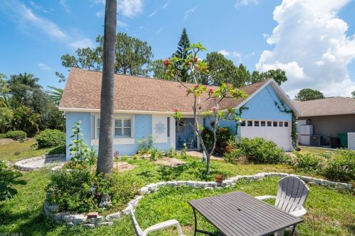 3582 Kent Dr, Naples, FL 34112-3736