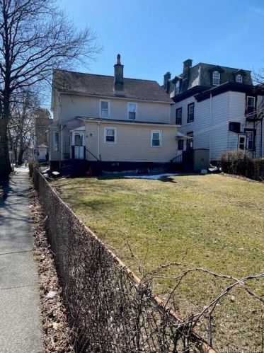 339 Church St, Poughkeepsie NY 12601-4263 exterior