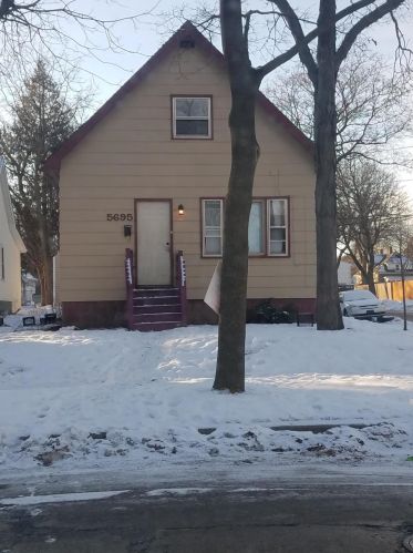 5695 37th St, Milwaukee, WI 53209-4013