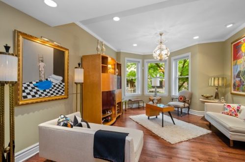 3749 Fremont St, Chicago, IL 60613-3921