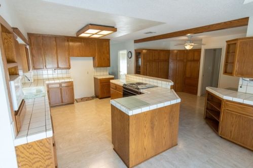 701 Valencia Mesa Dr, Fullerton CA 92835-4006 exterior