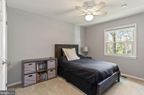 701 Rdg Dr, Mc Lean VA 22101-1620 exterior