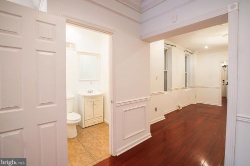 1338 16th St, Philadelphia PA  19146-4709 exterior