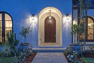 801 Citrus Ave, Los Angeles CA  90036-4930 exterior