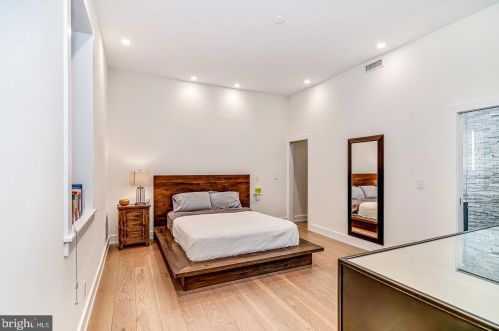 1261 26 St, Philadelphia PA 19146-4402 exterior