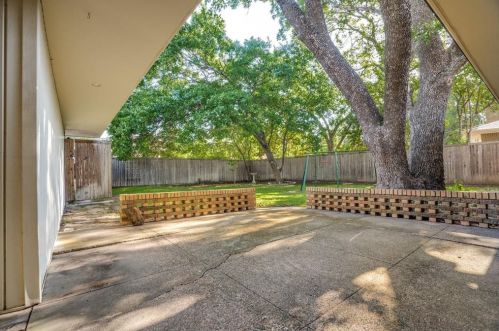 3223 Duchess Trl, Dallas TX 75229-5012 exterior