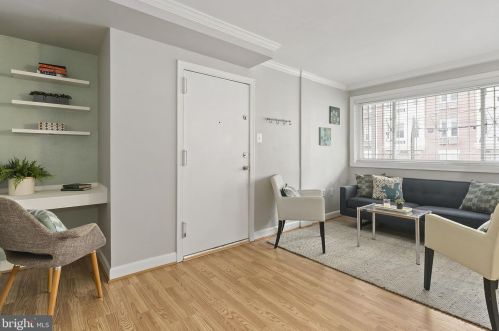 1420 Clifton St, Washington, DC 20009-4558