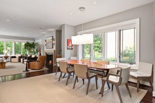 819 Castlewood Ter, Chicago IL  60640-4216 exterior