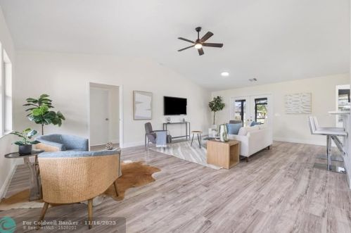 314 Thornhill Dr, Fort Pierce FL  34983-3701 exterior