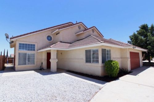 12821 3rd Ave, Victorville, CA 92395-9051