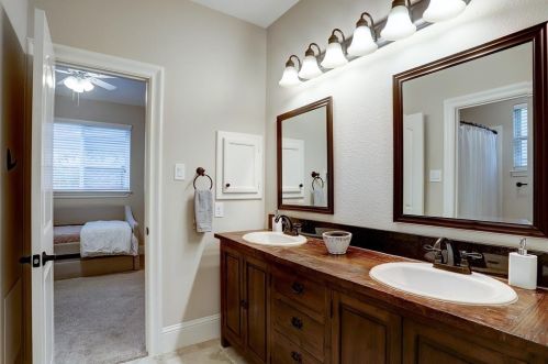 33110 Whitley Ct, Fulshear TX 77441-4301 exterior