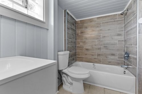 2133 Beckert Ave, Pittsburgh PA 15212-1408 exterior