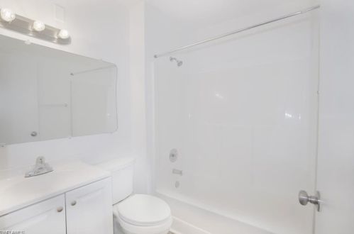 5361 Treetops Dr, Naples FL 34113-8518 exterior