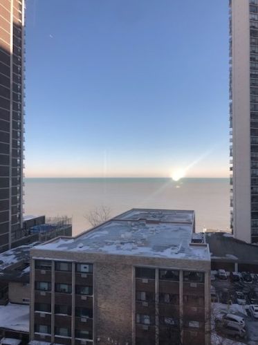 6118 Sheridan Rd, Chicago IL 60660-2884 exterior