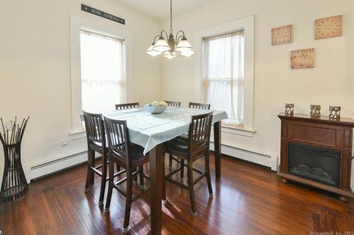 1490 Hartford Tpke, North Haven CT 06473-1245 exterior