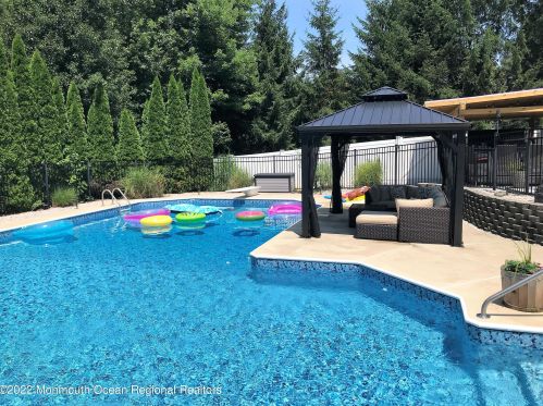 57 Greenwich Dr, Jackson Twp, NJ 08527-4878