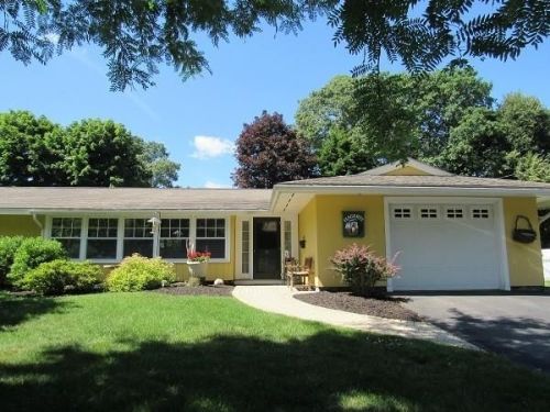36 Donegal Rd, Peabody, MA 01960-3543