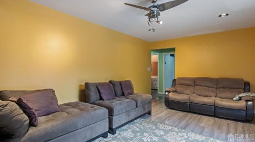 5 Boxwood Rd, Piscataway NJ 08854-5942 exterior