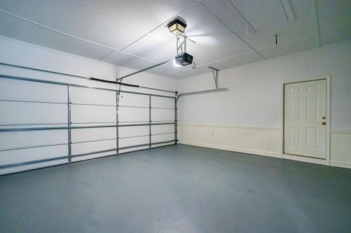 350 Frst Hl Dr, Atlanta GA 30342-2482 exterior