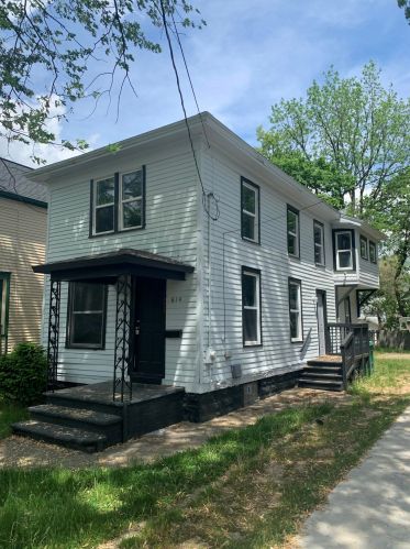 614 Mccourtie St, Kalamazoo, MI 49008-1328