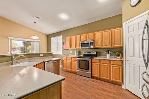 2892 Indian Wl Pl, Chandler AZ 85249-4915 exterior