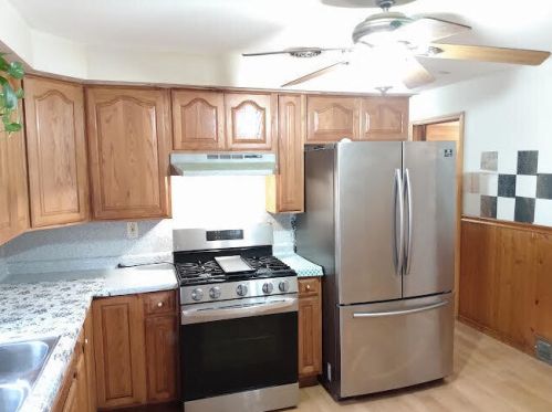 4823 20th St, Milwaukee WI  53221-2810 exterior