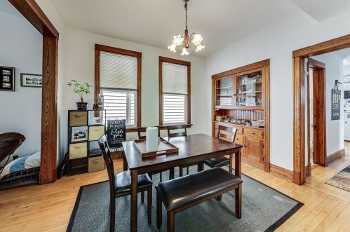 1915 Roscoe St, Chicago IL 60618-5236 exterior