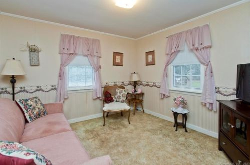 2 Egypt Rd, Ellington CT 06029-2430 exterior