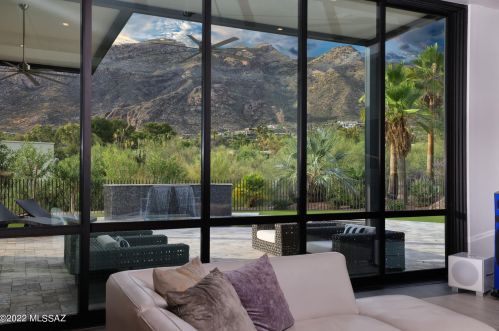 4911 Mission Hill Dr, Tucson AZ  85718-2607 exterior