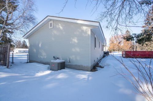 803 7 Ave, Princeton MN 55371-1205 exterior