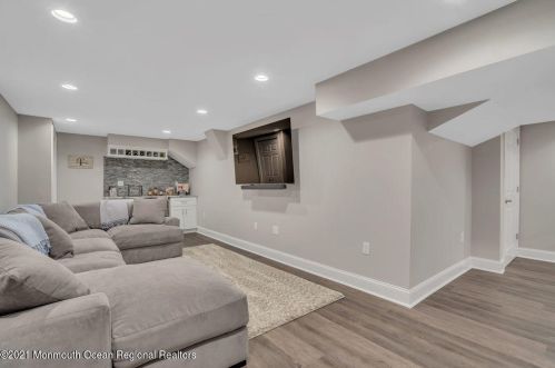 26 Brasch Blvd, Middletown NJ 07748-3161 exterior