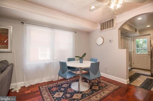 708 Four Mile Rd, Alexandria VA  22305-1518 exterior