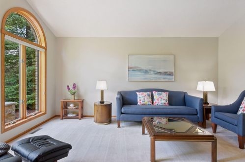 4429 Dorchester Dr, Saint Paul MN 55129-9570 exterior