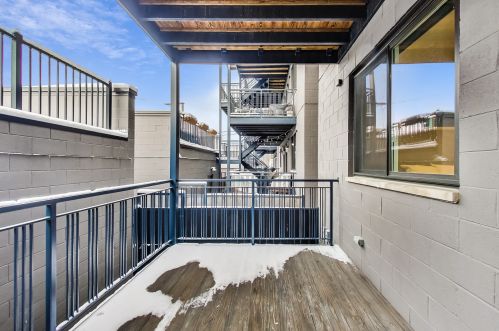 814 Marshfield Ave, Chicago IL 60622 exterior